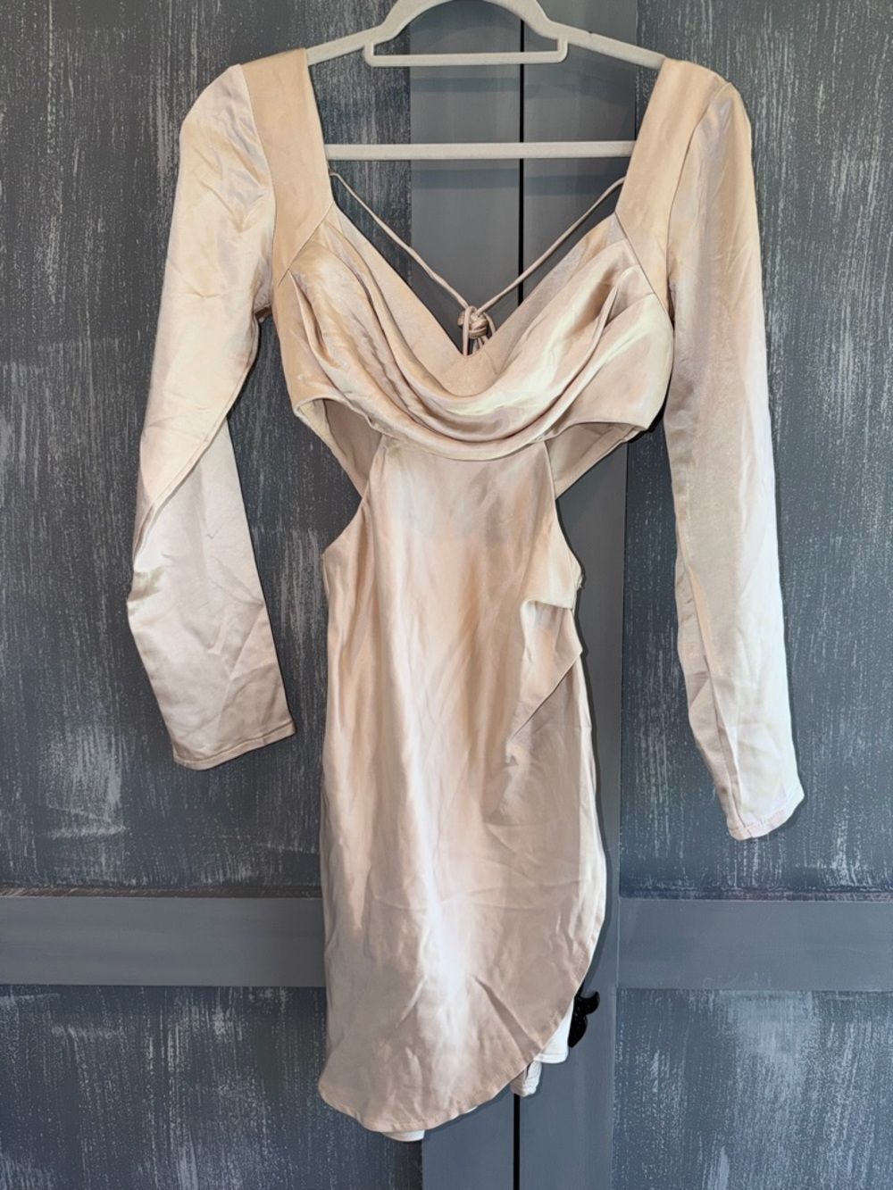 ✨ Selfie Leslie Champagne Satin Cut-Out Mini Dress XS NWOT - Picture 6 of 9